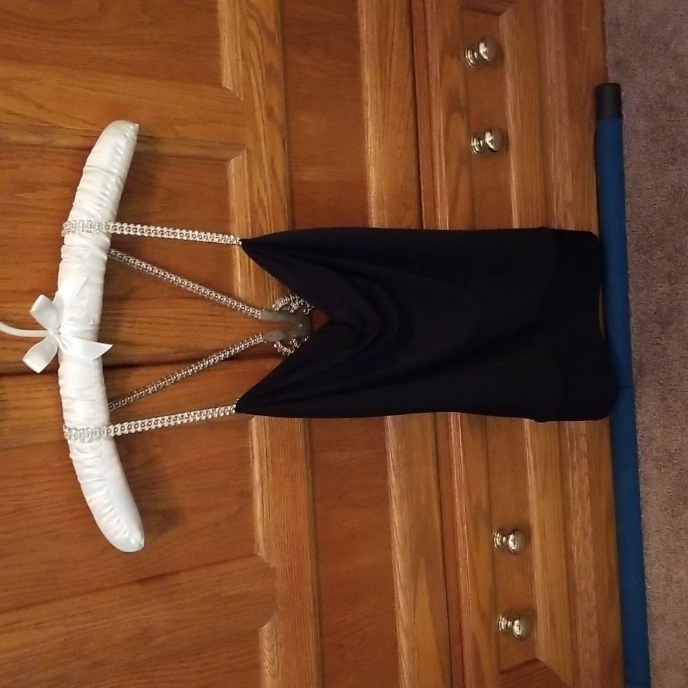 Black Cache top